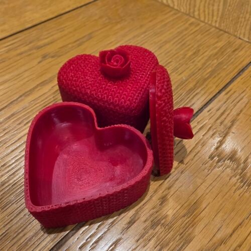 Heart Knitted Container